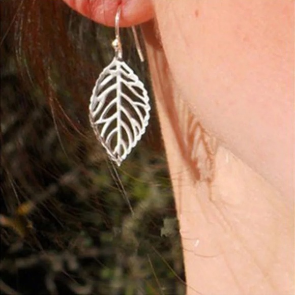 Boho Leaf Cut Out Indie Dangle Minimalist Earrings - Picture 9 of 12